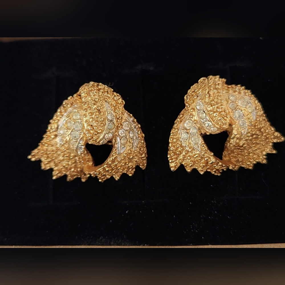 Vintage CoroCraft  Goldtone Clip Earrings
